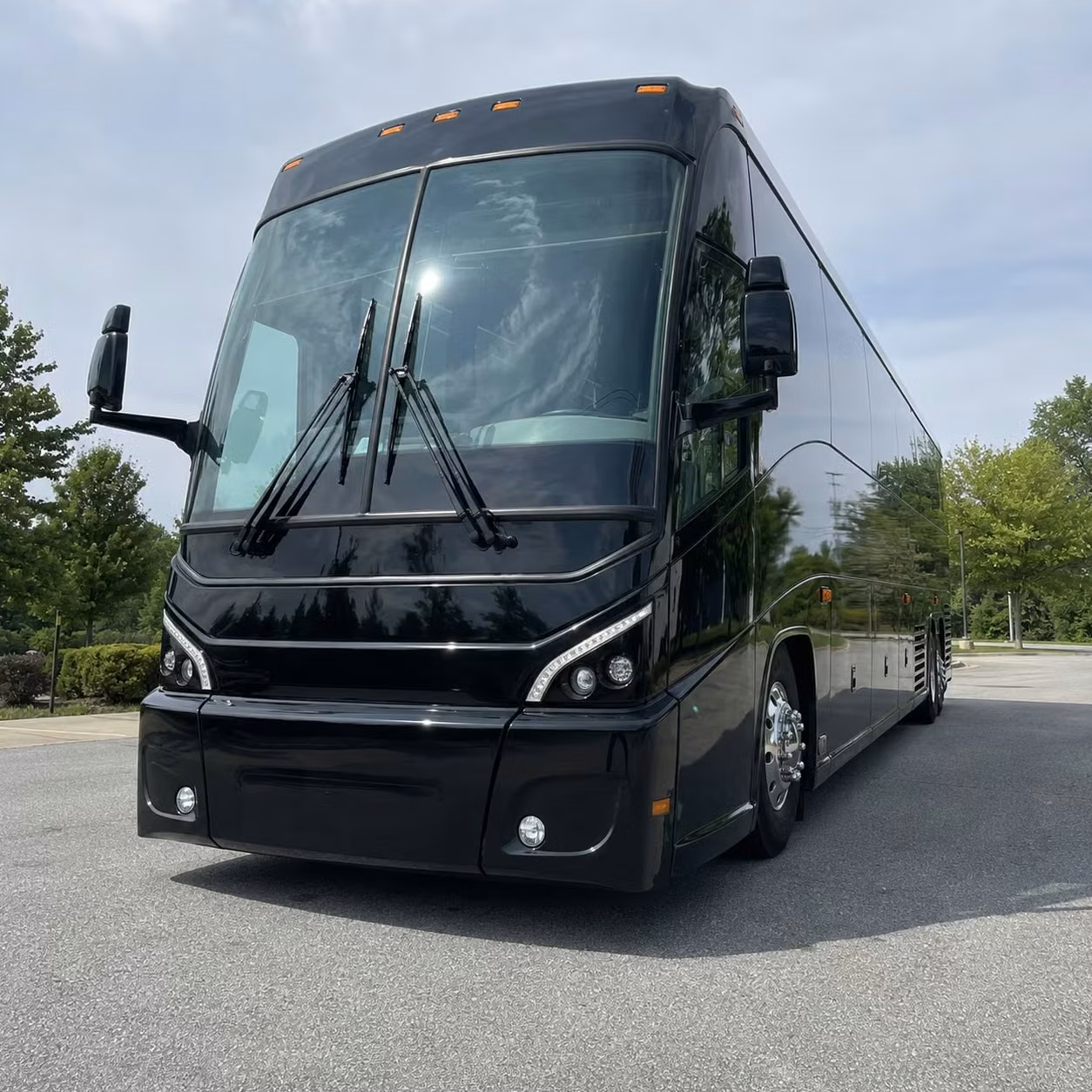 cedar rapids to chicago long distance bus rentals for groups heading to the windy city