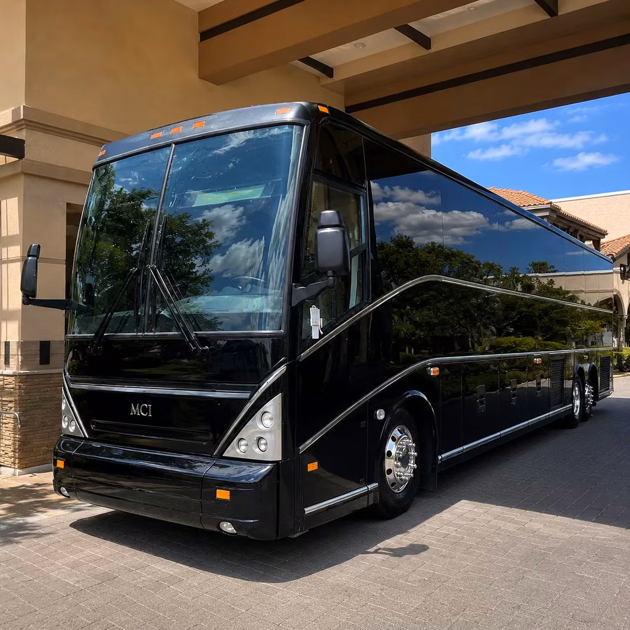 corporate event shuttle bus services in cedar rapids