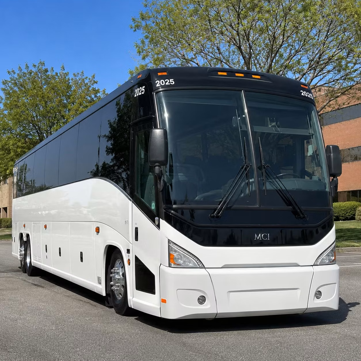 employee shuttle services for cedar rapids businesses and employers